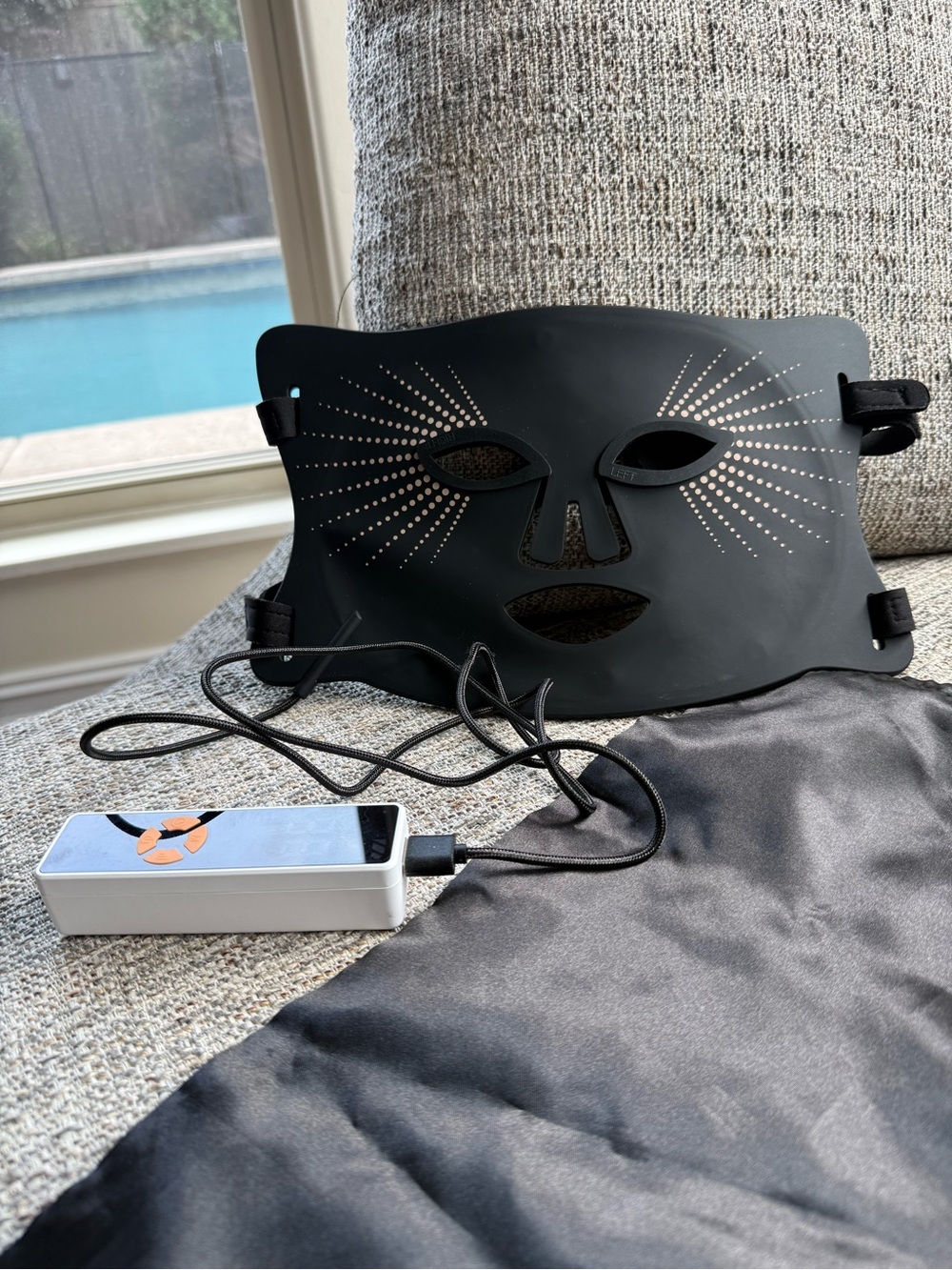 LIKE NEW! Infrared LED mask